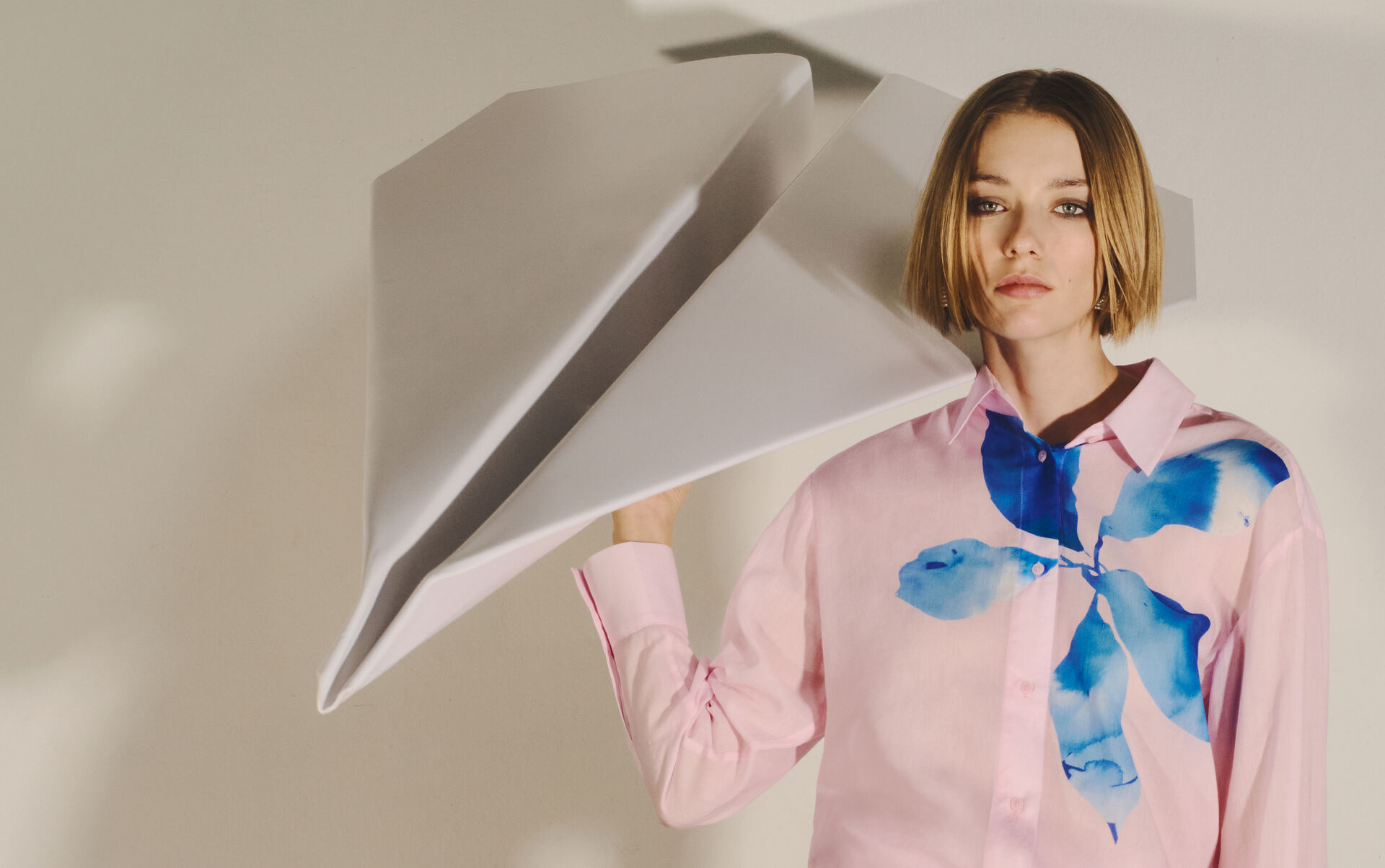 Camisa diseñada por Mr. Christian Lacroix