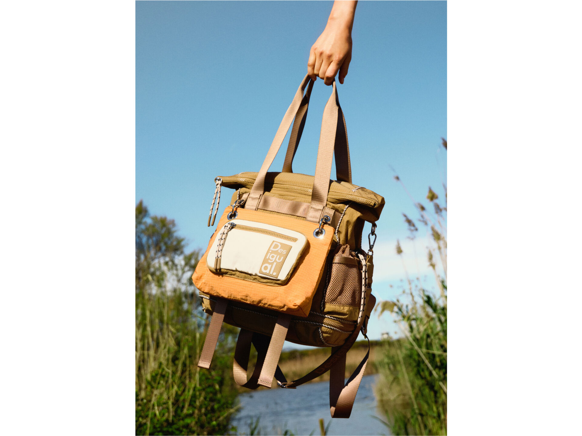 Extra nagy t&ouml;bbpoz&iacute;ci&oacute;s Voyager h&aacute;tizs&aacute;k