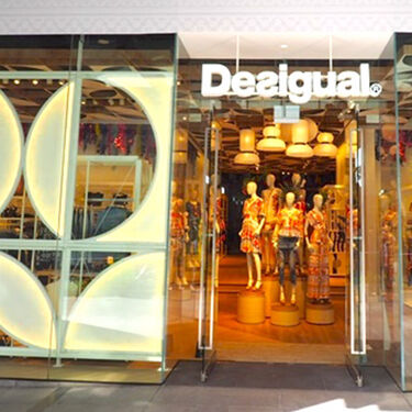 Desigual reabre su primera tienda en Singapur con nuevo diseño