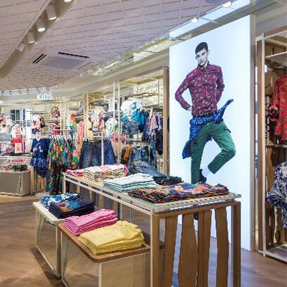 Desigual reabre su tienda en Paseo de Gracia con un nuevo diseño