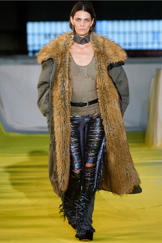Desigual ✨美品✨刺繍やスパンコールジャガード コート STUDIO: THE RUNWAY | Desigual
