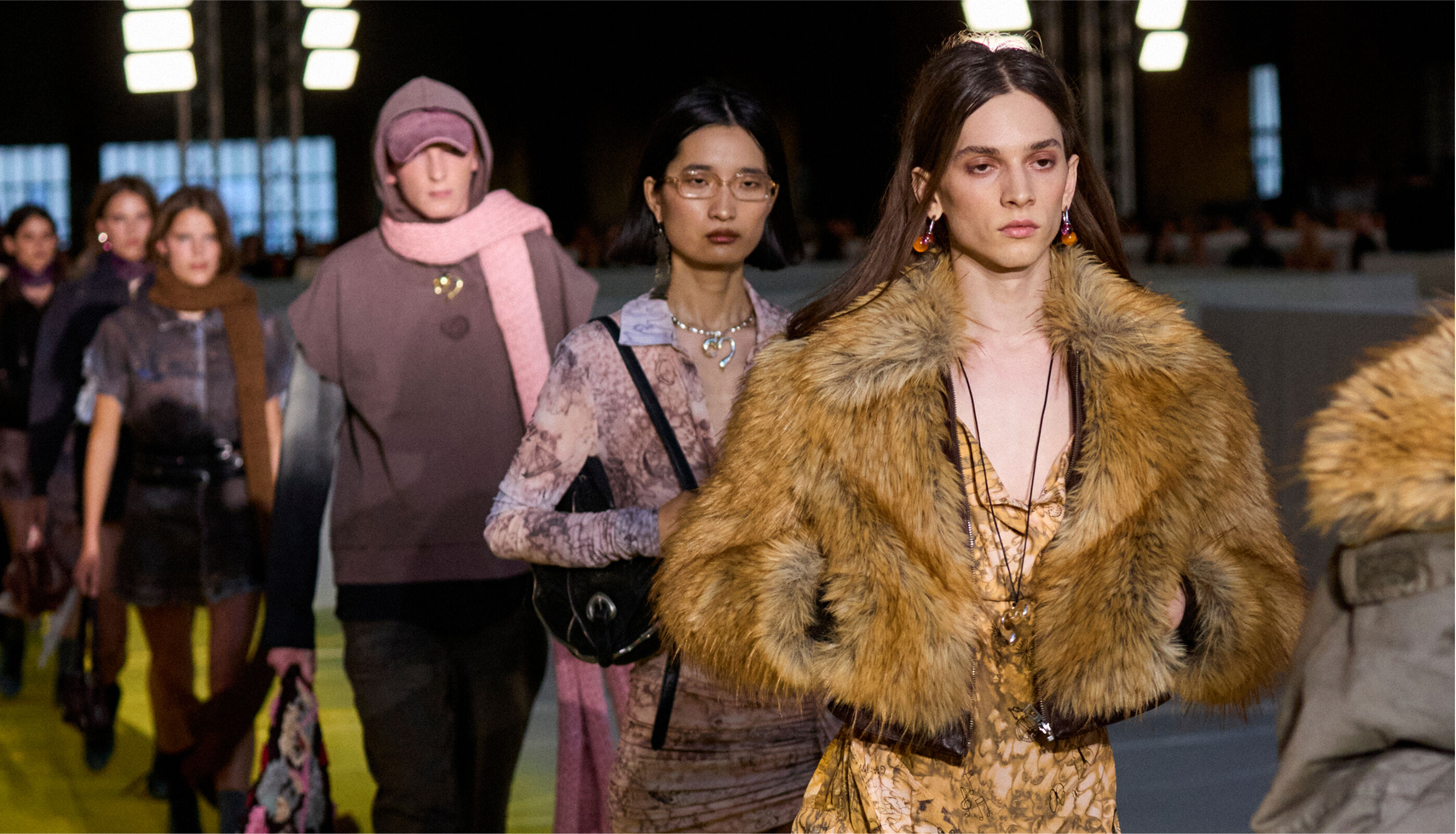 STUDIO: THE RUNWAY | Desigual
