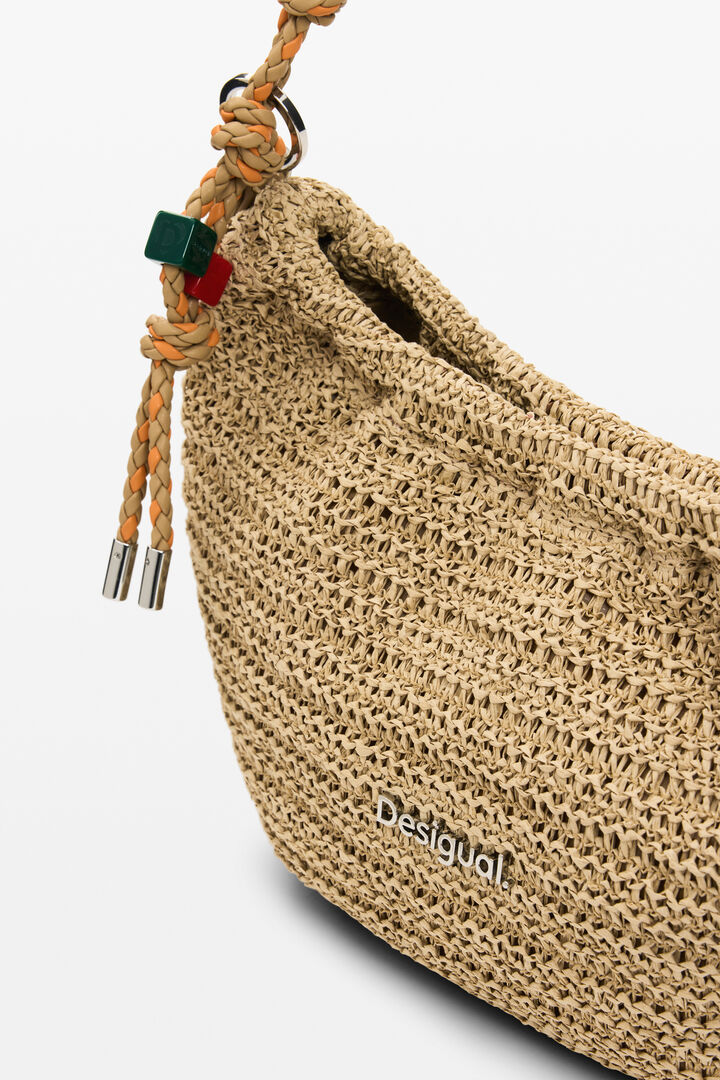 Borsa media ovale in rafia con charms | Desigual
