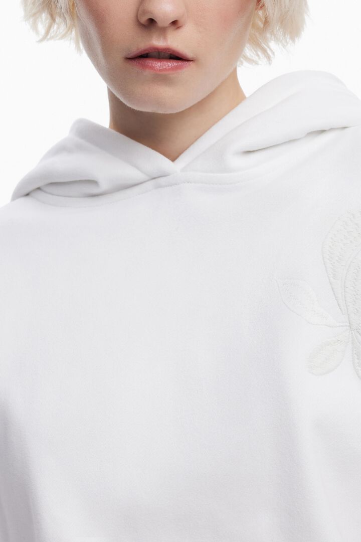 Sudadera dise&ntilde;ada por Mr. Christian Lacroix | Desigual