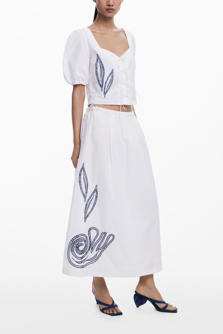 Embroidered puff-sleeve blouse