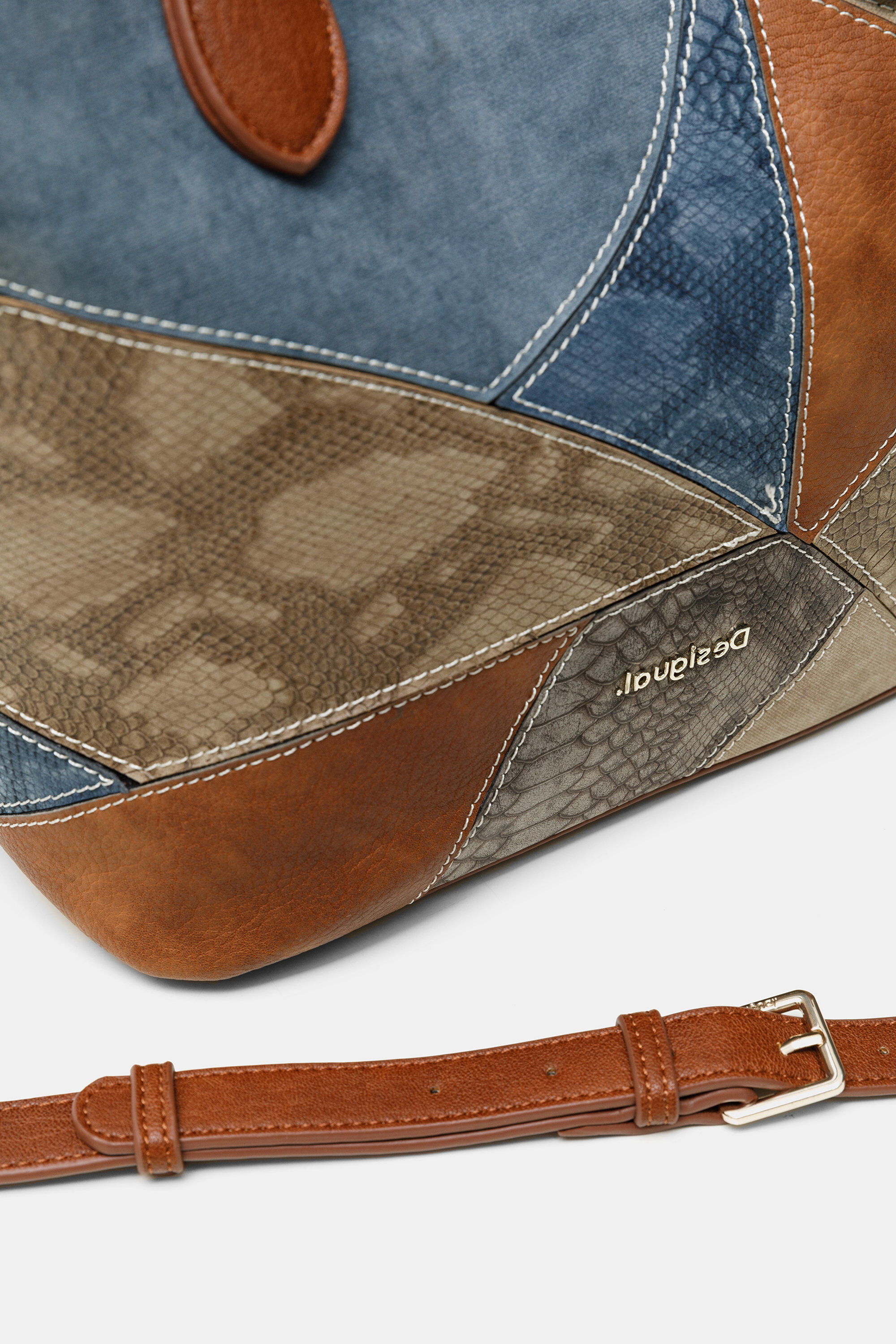Shopping bag reptile patch