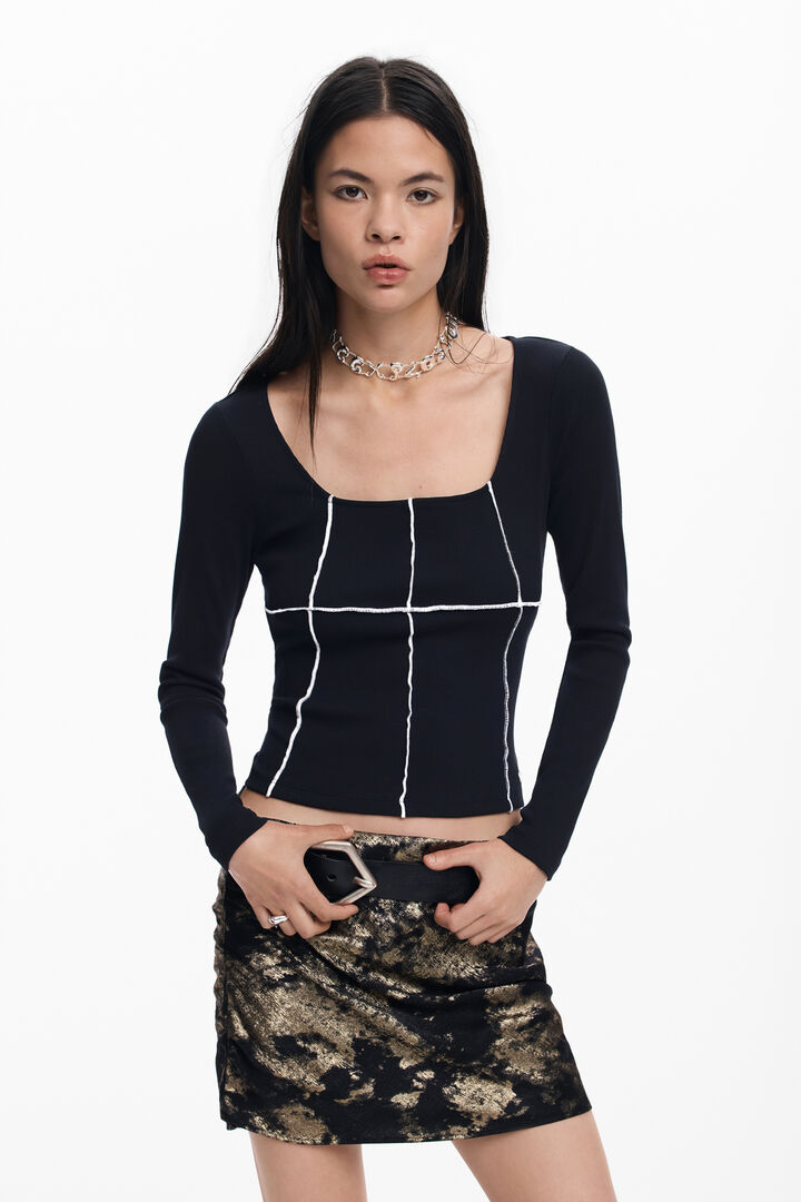Ribbed seam T-shirt