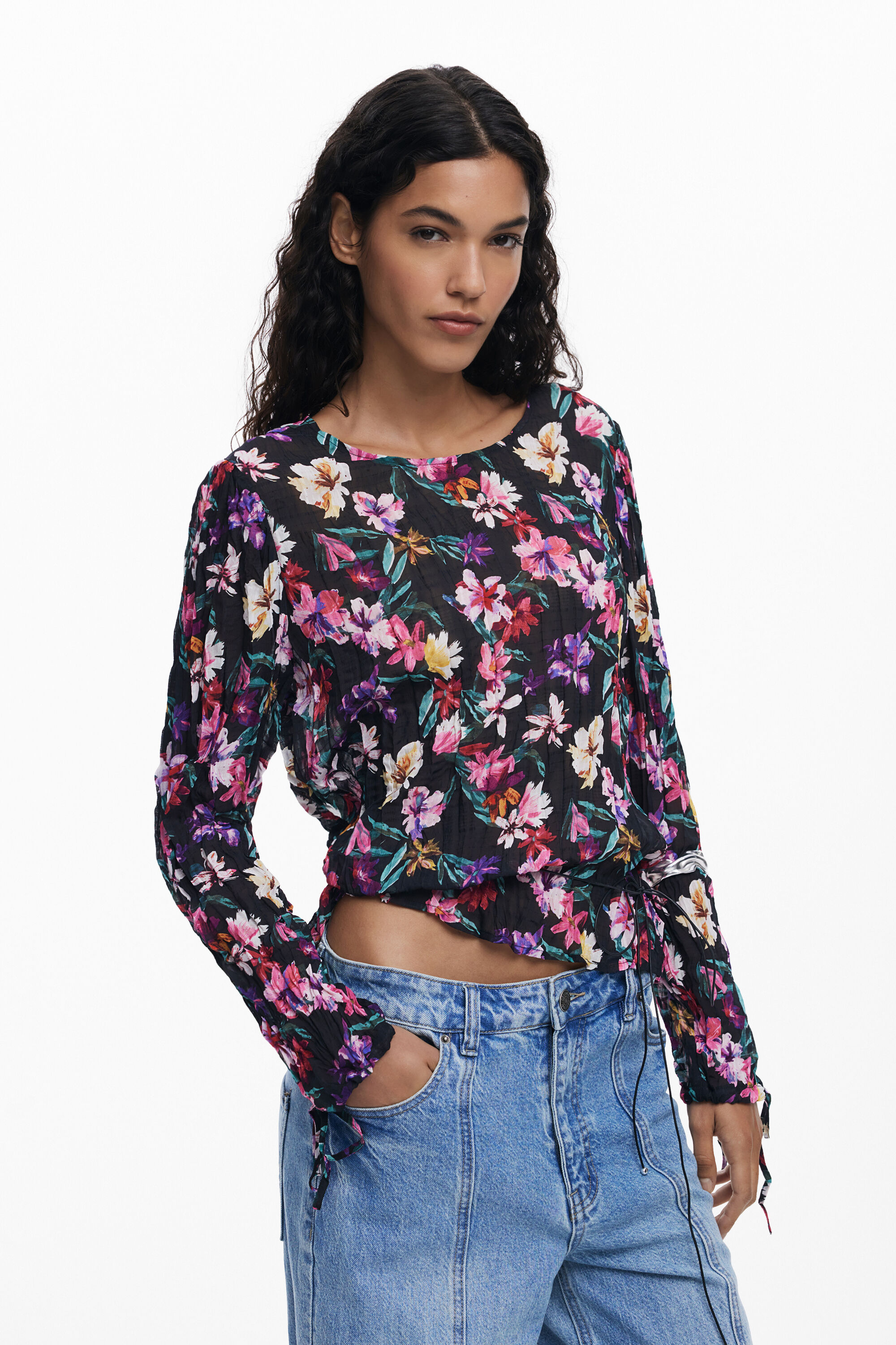 Bluse mit plissierten Blumen