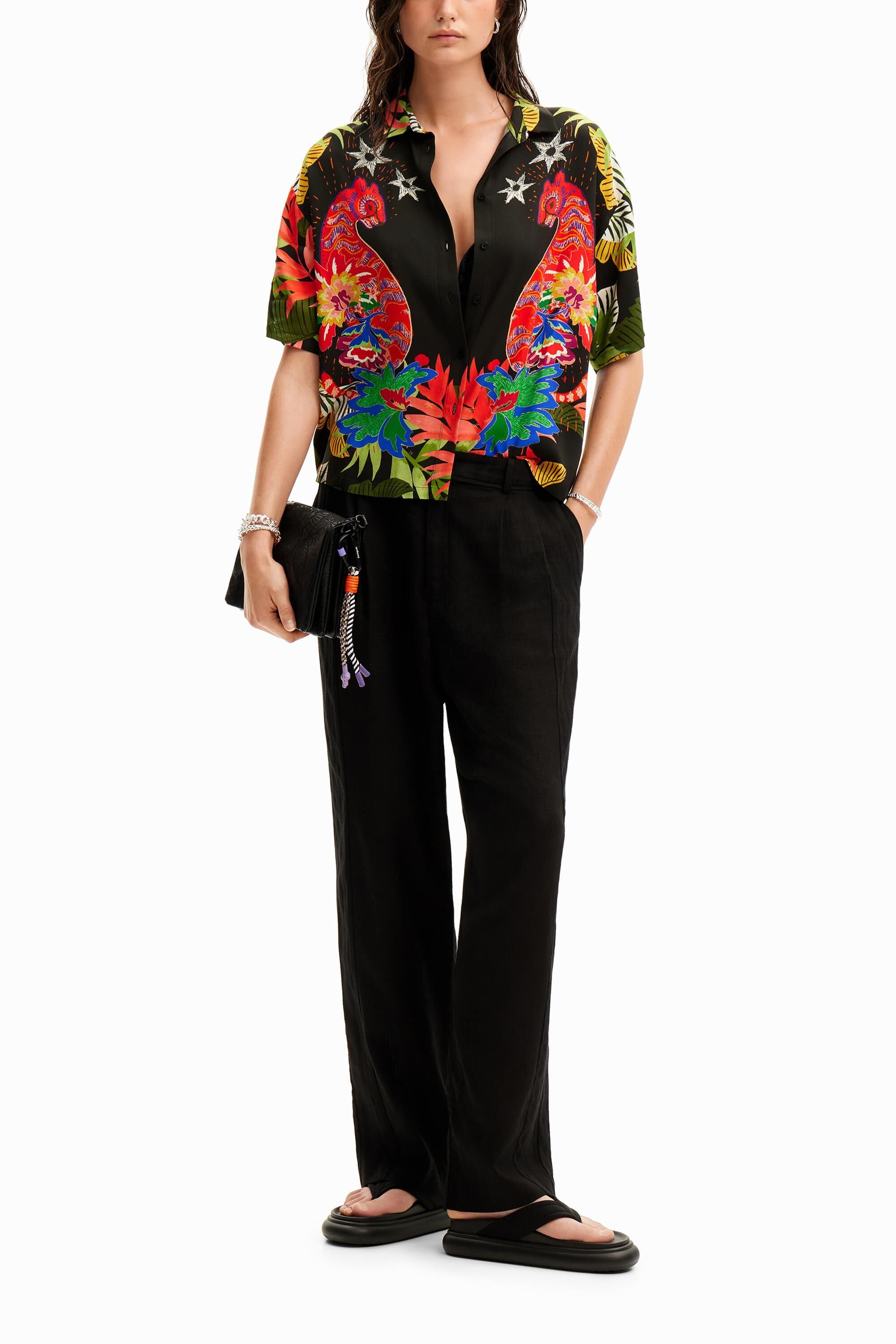 【新品】Desigual カラフルアロハ風クロップドシャツ・L・稀少 新品】Desigual カラフルアロハ風クロップドシャツ・L・稀少