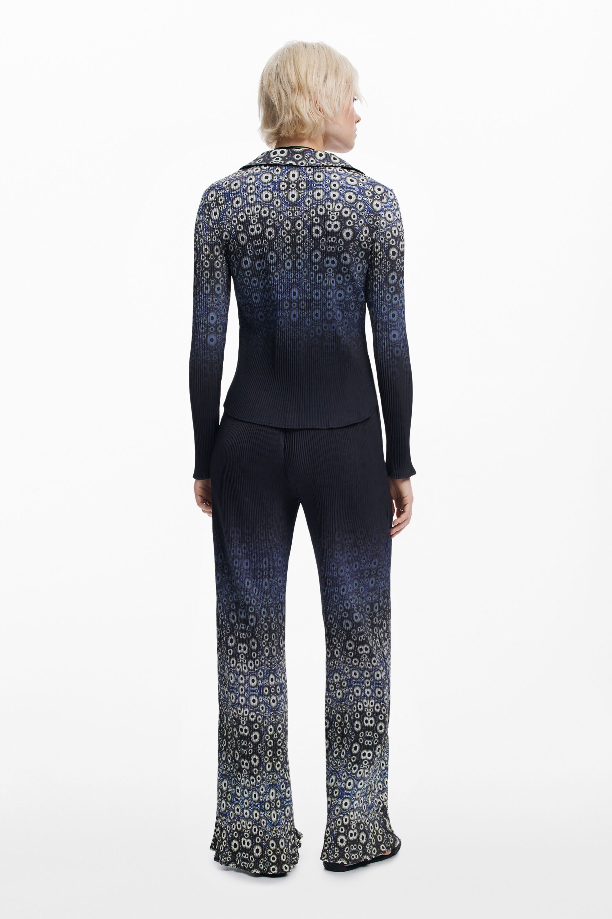 Mr. Christian Lacroixによってデザインされたパンツ 女性用 I