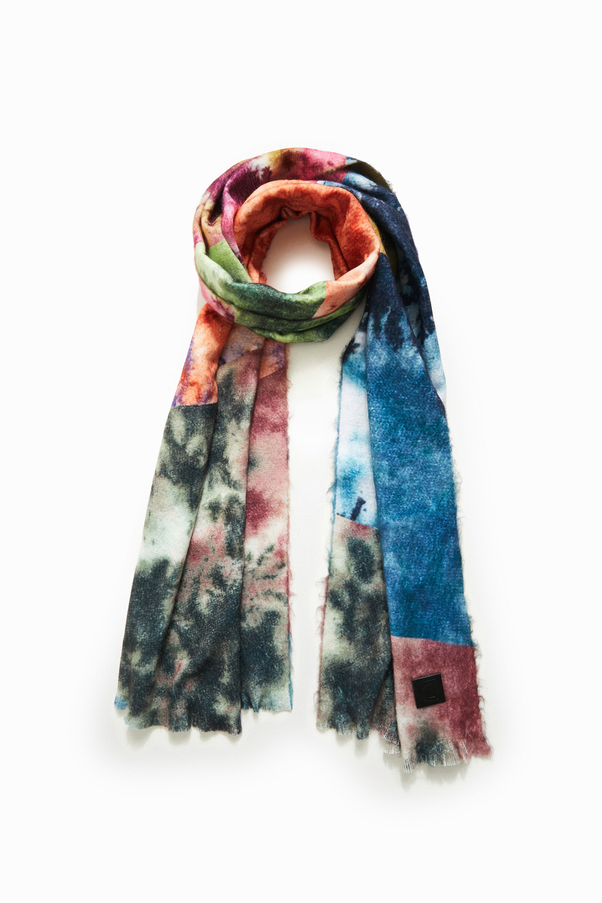 Long foulard frayed hem