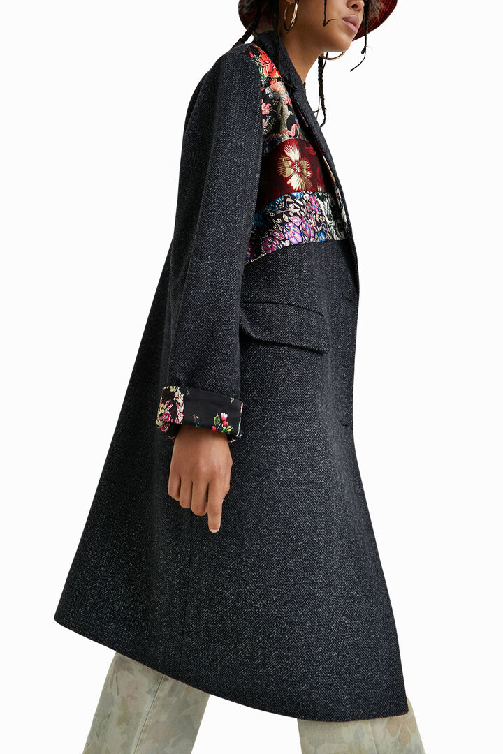 Loose cloth floral patch coat | Desigual