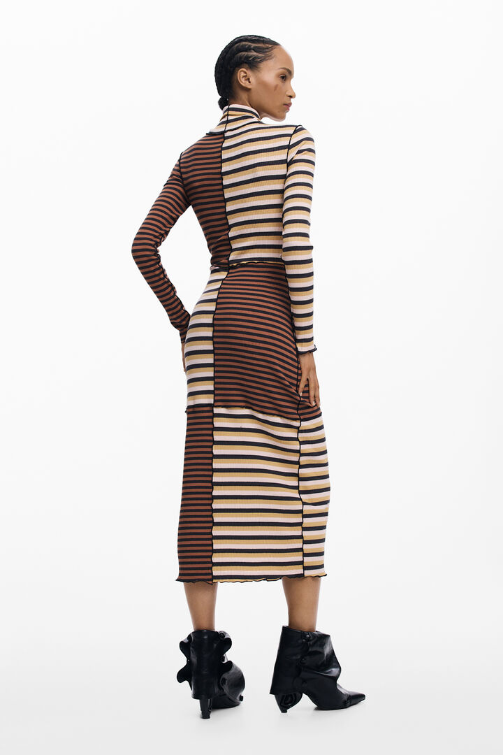 VESTIT DE PUNT COLL ALT | Desigual