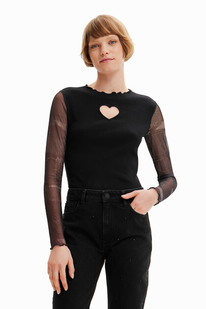 Combination heart cut-out T-shirt