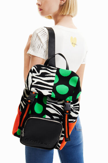 Mochila grande punto patch | Desigual