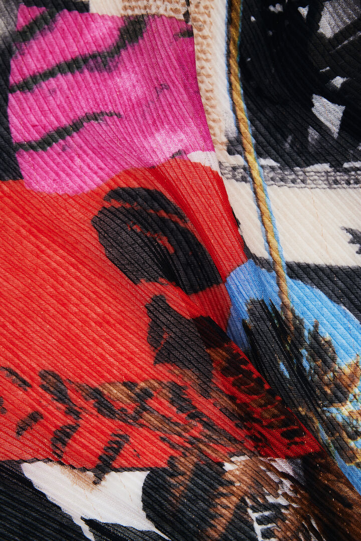 Foulard zaprojektowany przez Mr. Christian Lacroix | Desigual