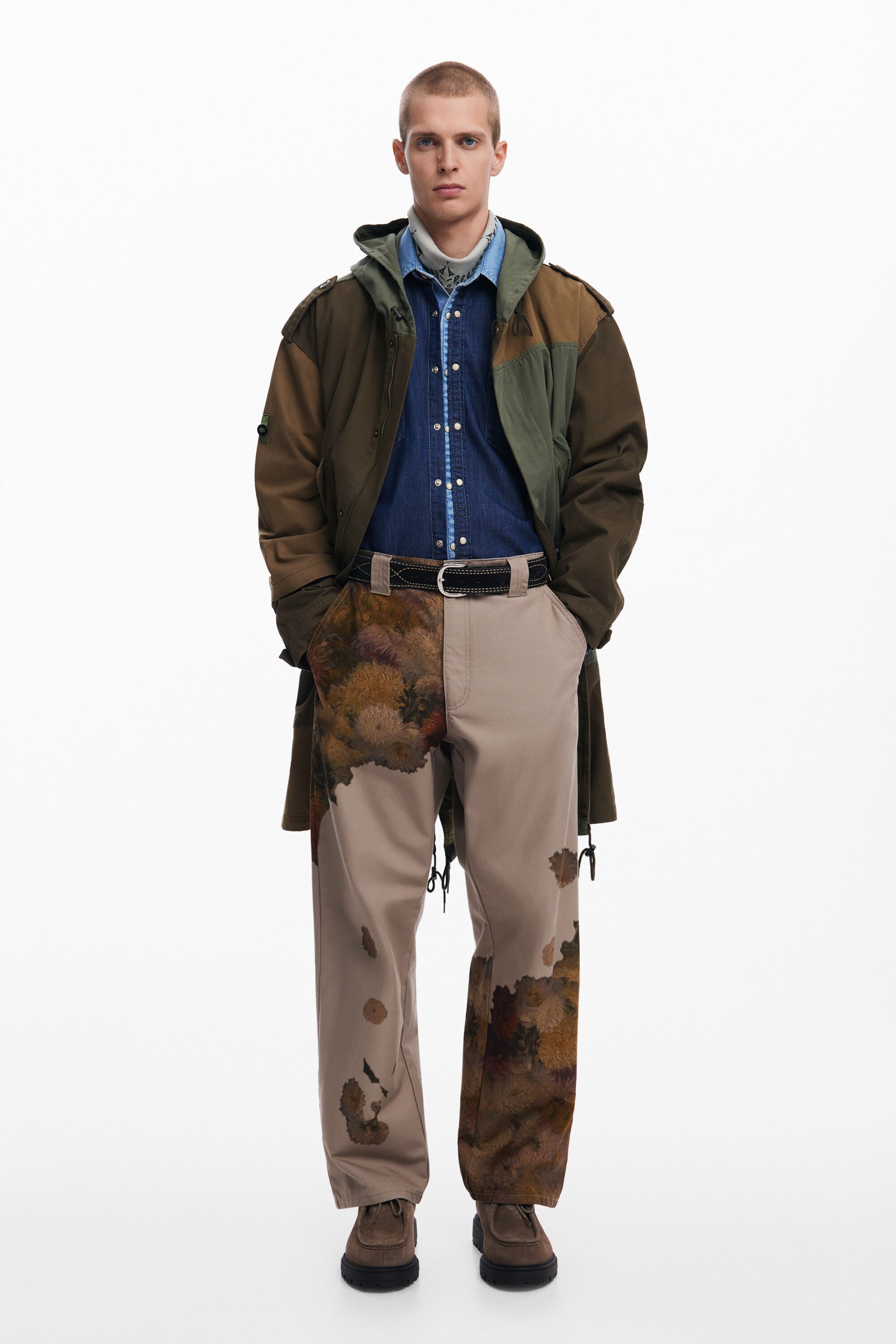 Pantaloni stampati a fiori da uomo I Desigual