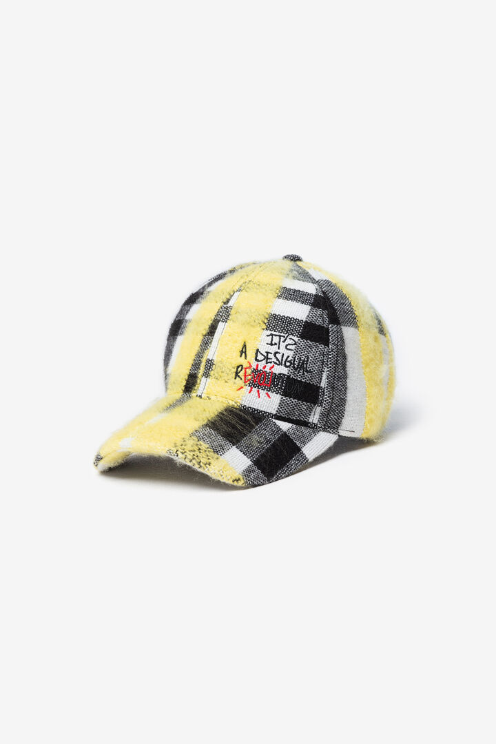 Tartan cap embroideries | Desigual
