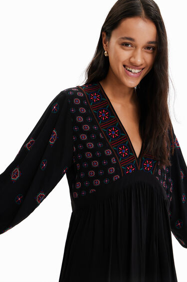Vestit curt estampat ètnic | Desigual