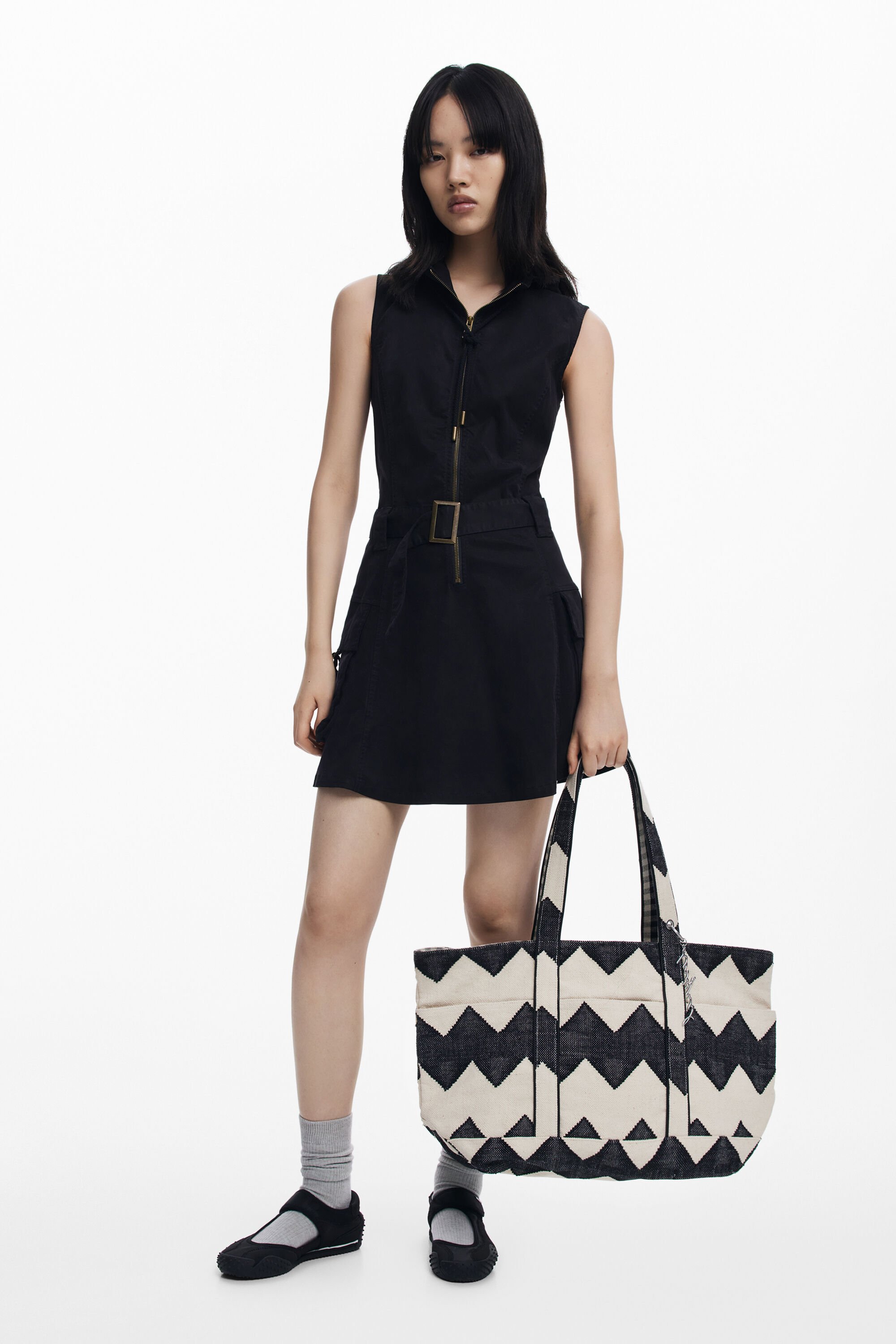 Desigual Medium Zigzag Twill Bag In Black