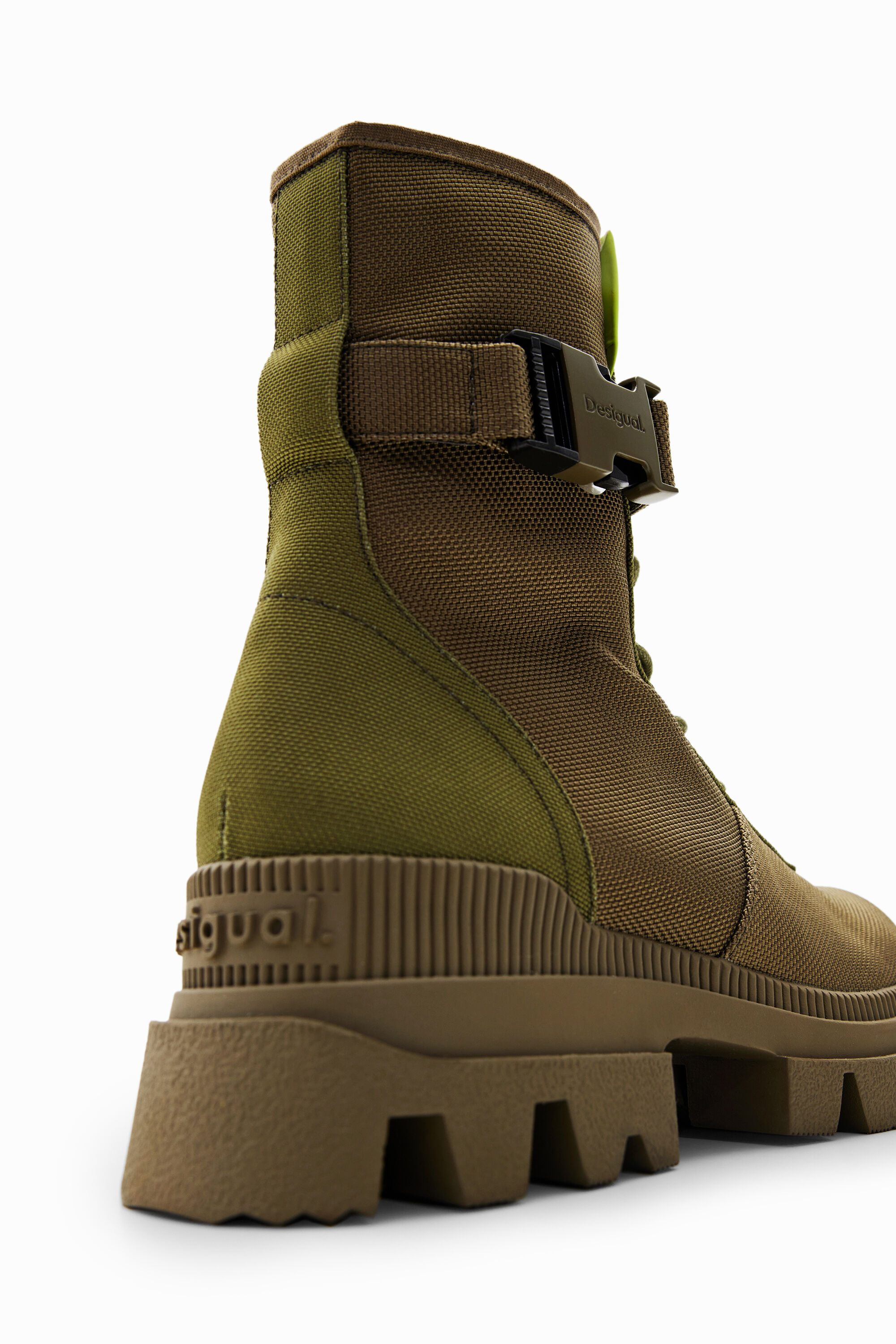 Botas online mujer desigual
