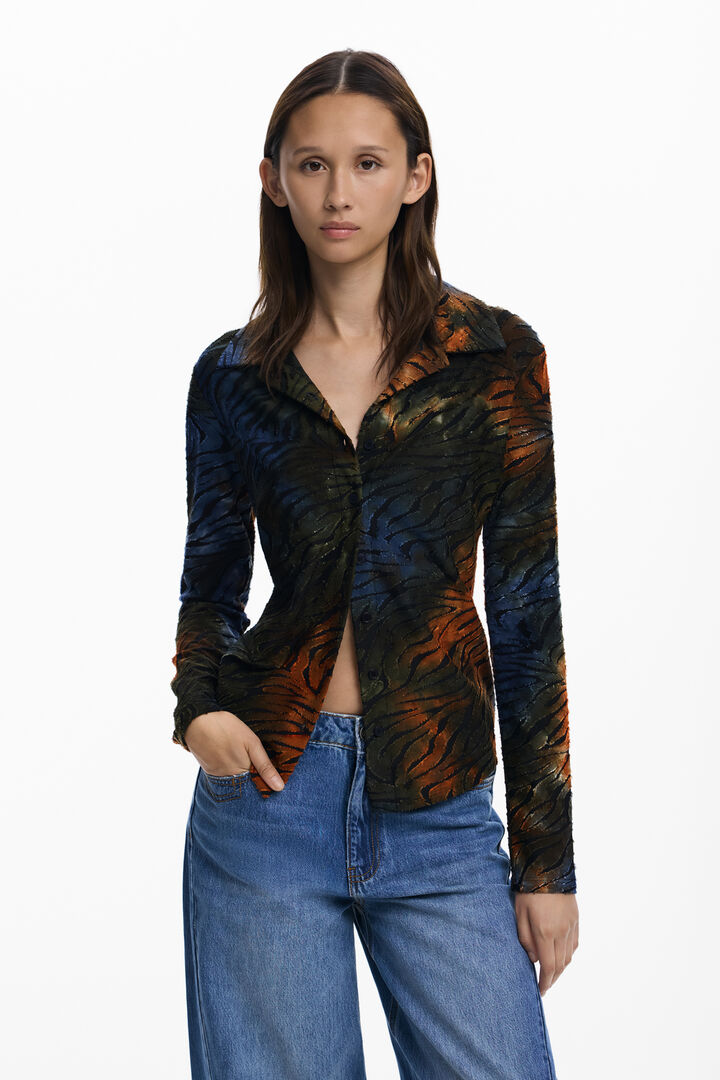 Buttoned animal print T-shirt