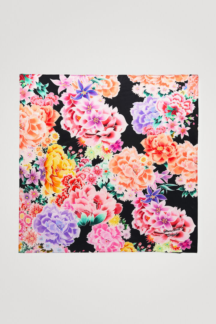 Square silk foulard | Desigual