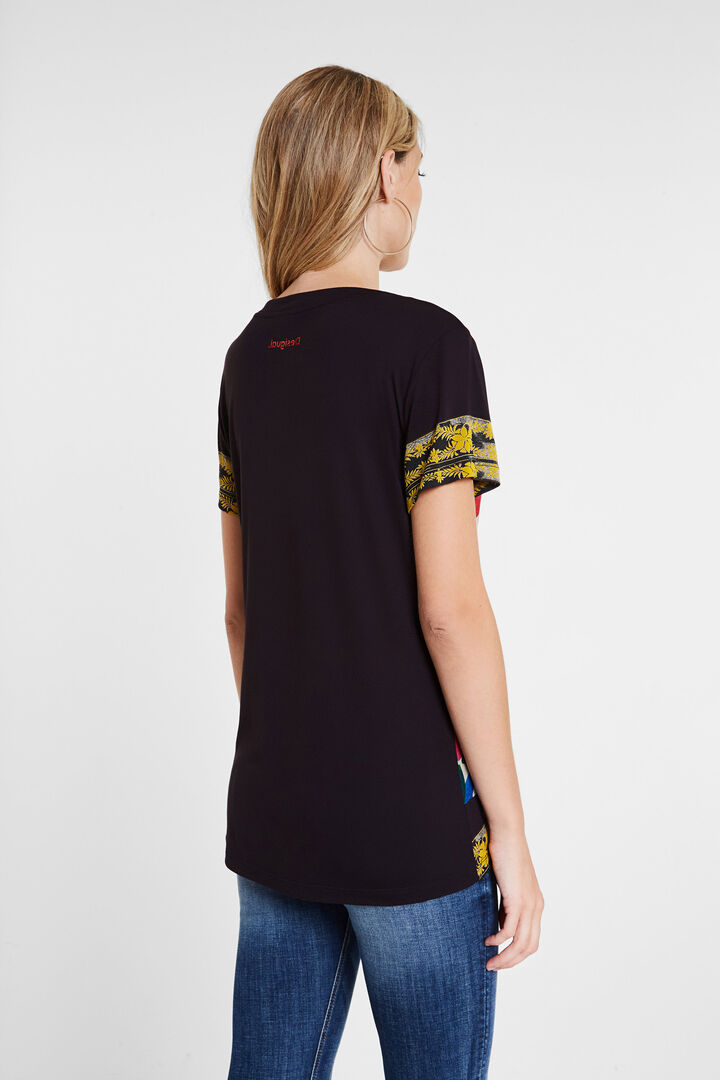 Camiseta slim floral | Desigual