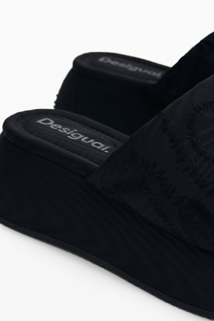 Platform slide sandals | Desigual