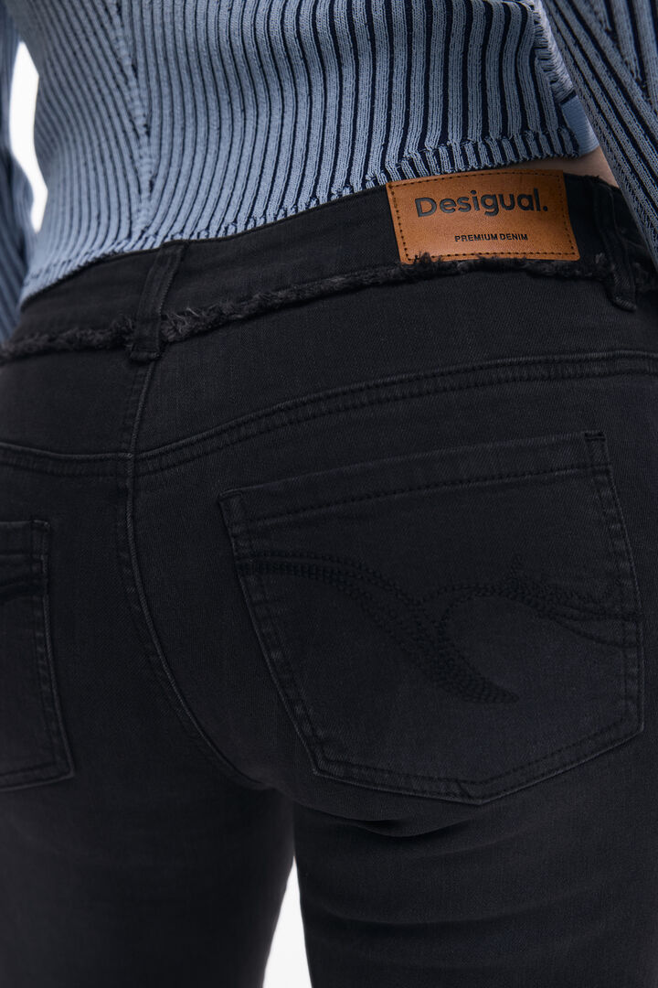 Rozkloszowane jeansy | Desigual