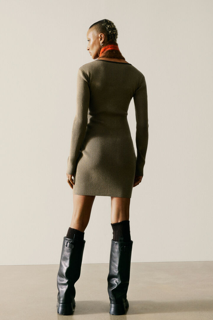 VESTIDO DE MALHA COM ZÍPER