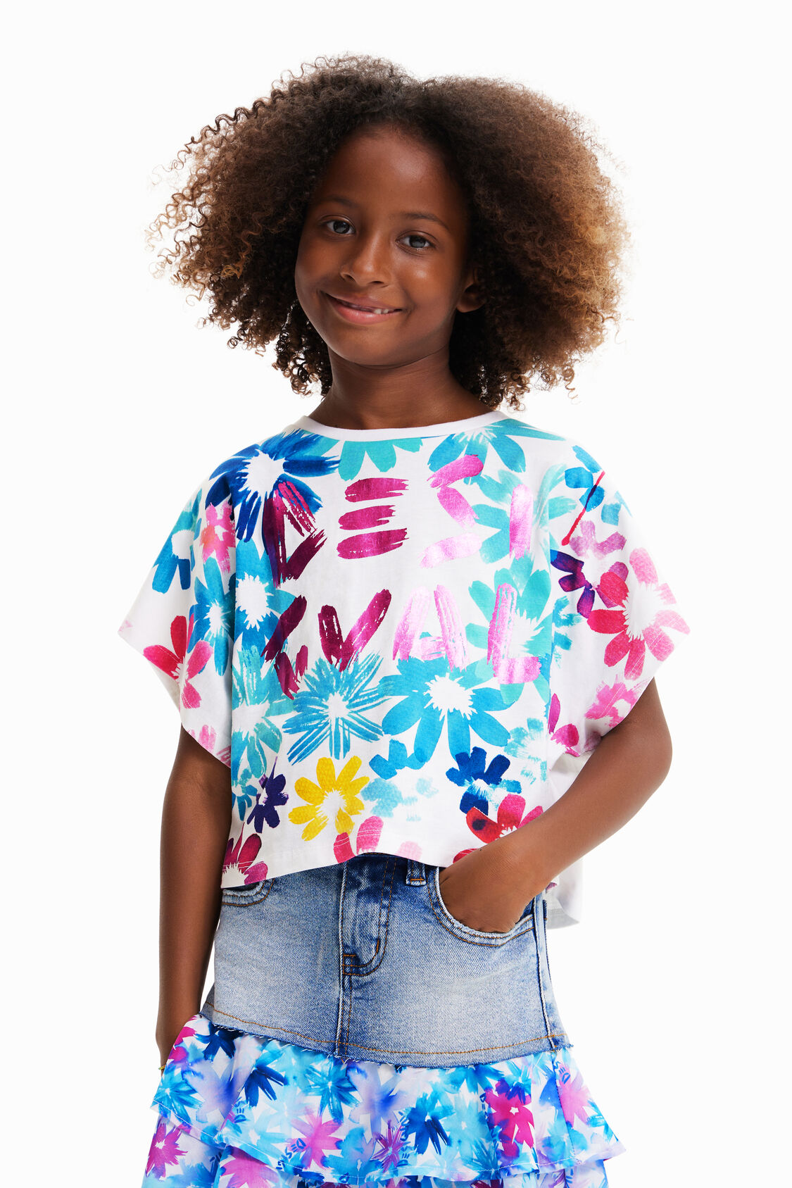 Posteridad sobre Borradura Camiseta cropped flores de niña I Desigual.com