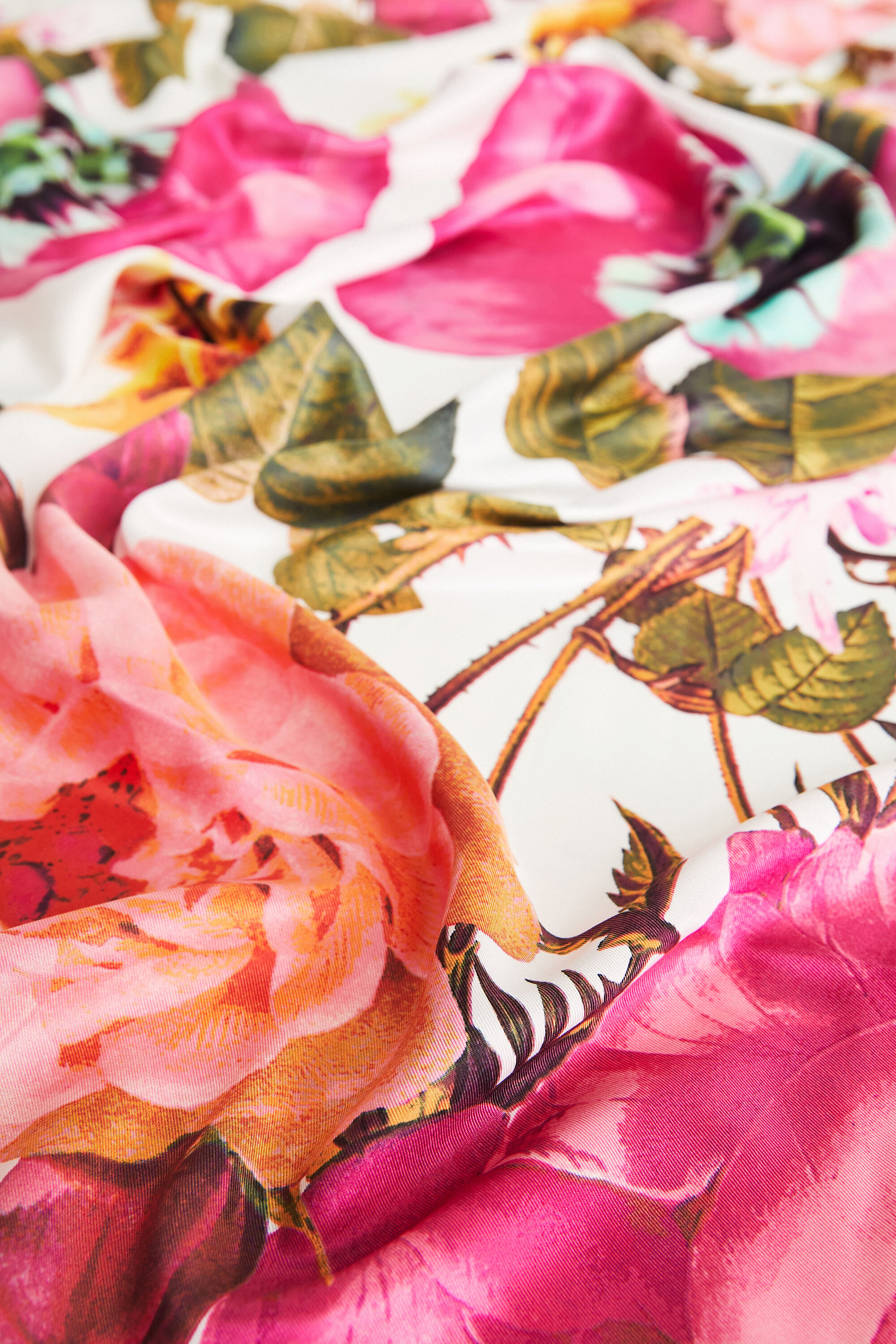 M. Christian Lacroix foulard Desigual