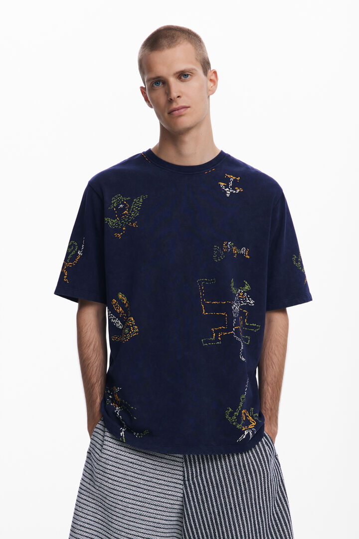 T-shirt with tribal embroidery