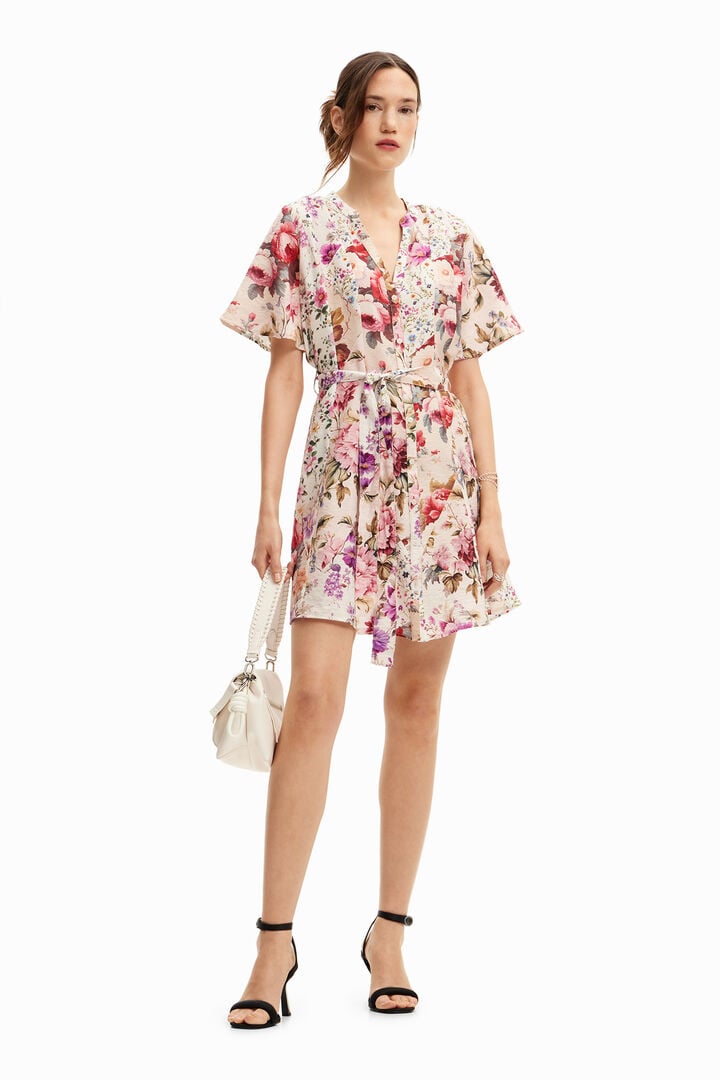 Short romantic floral dress.