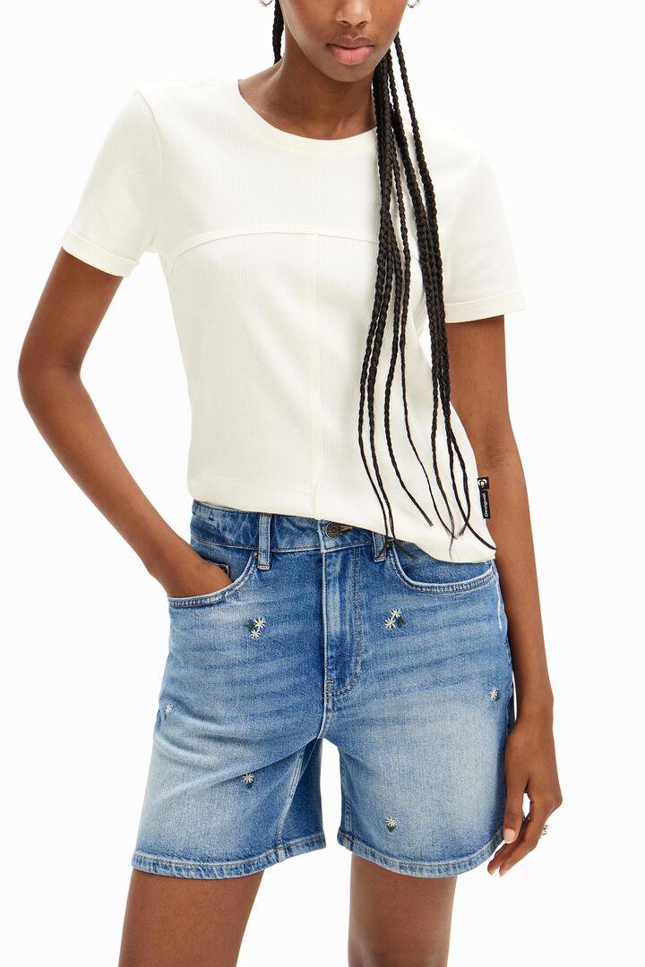 Denim shorts with small flower prints. | Desigual