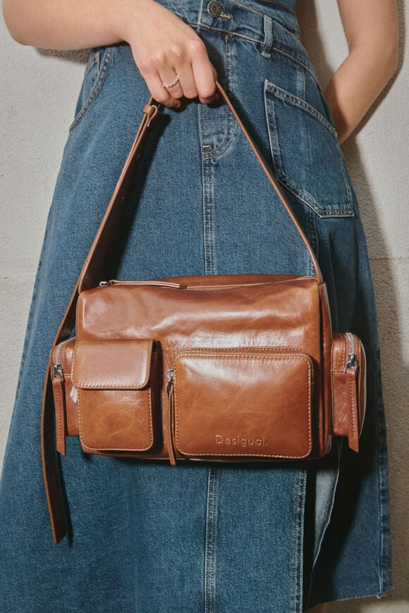 M leather pockets bag
