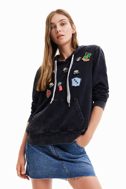 College patch hoodie