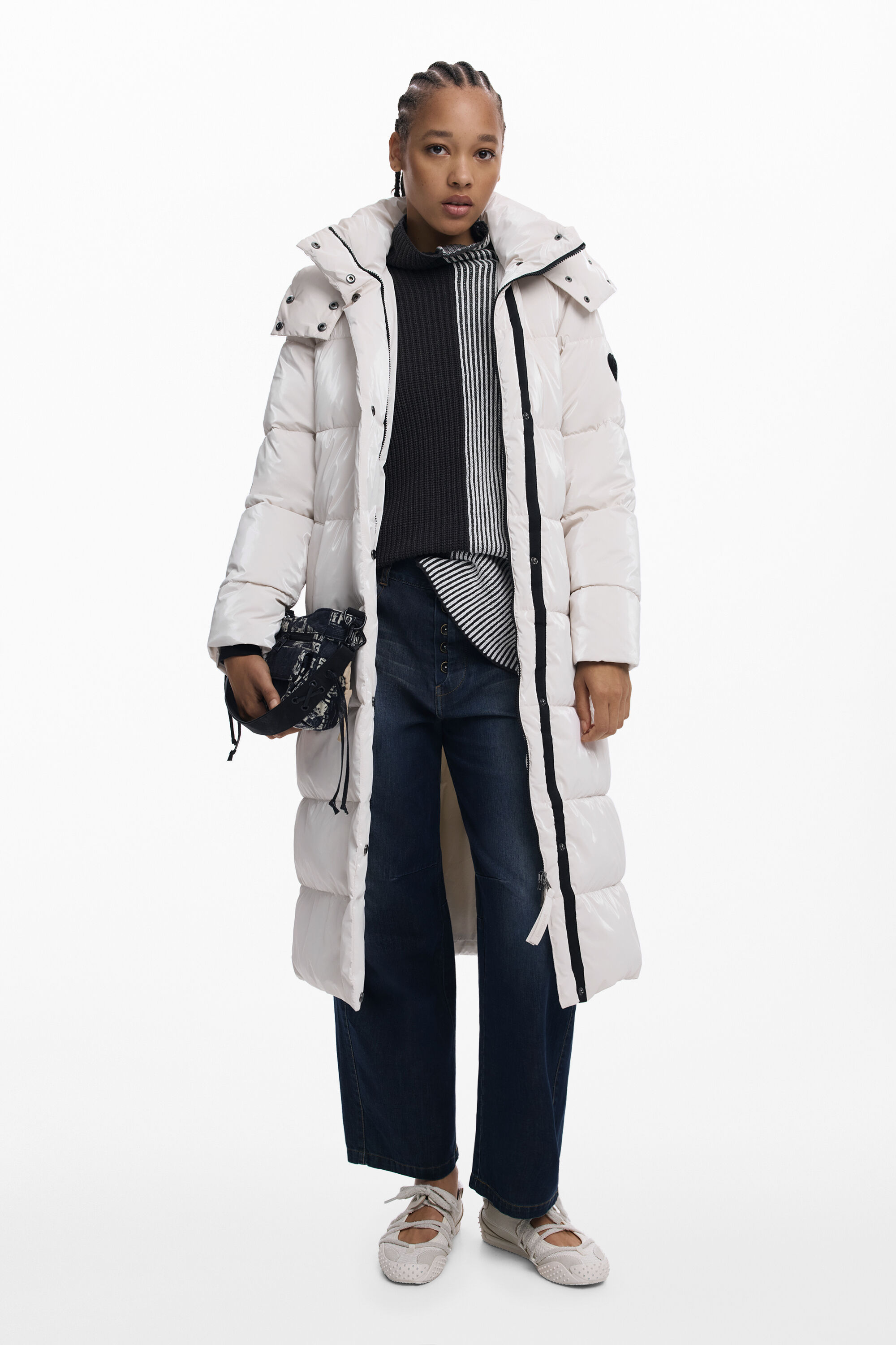 Lange gesteppte Jacke mit Gürtel
