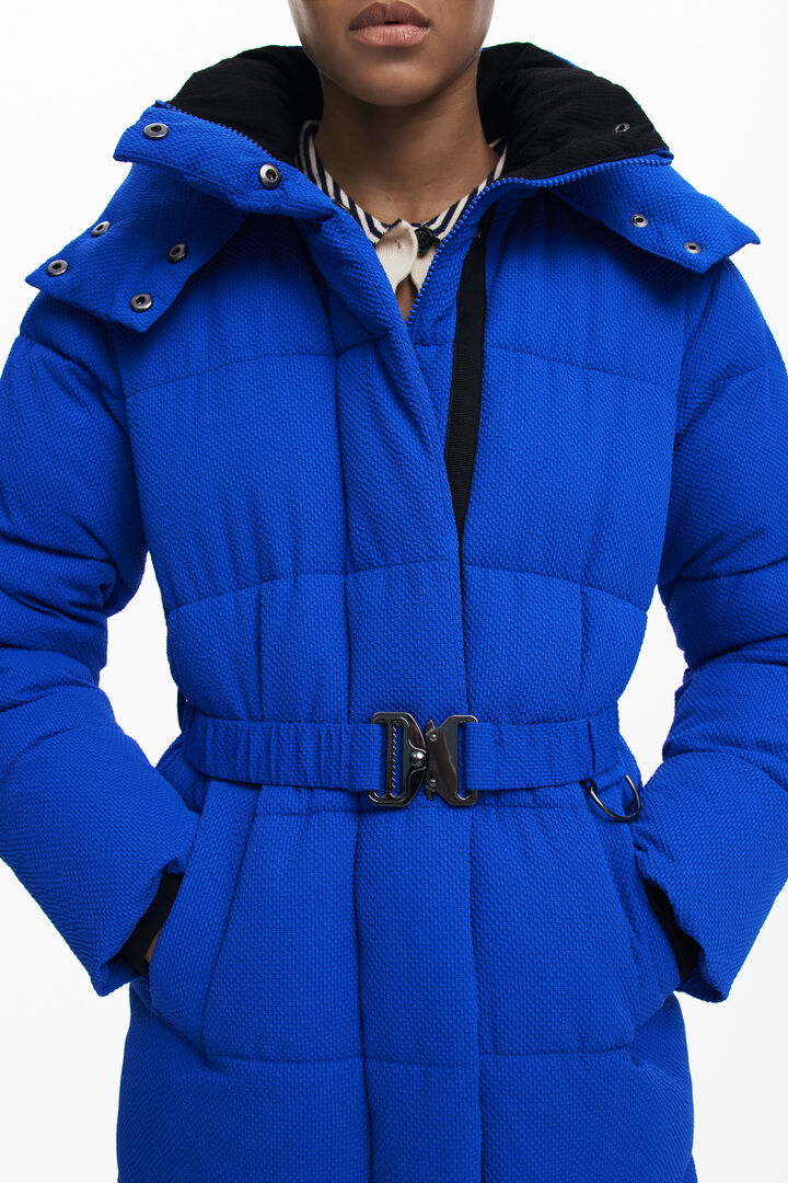Veste matelassée longue avec ceinture | Desigual
