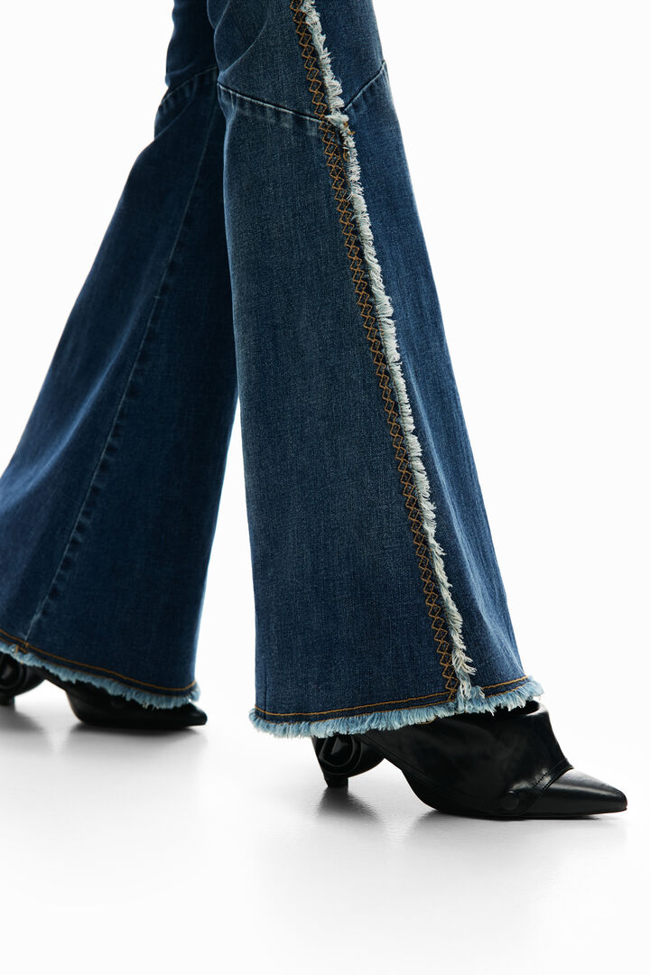 Flared frayed jeans | Desigual