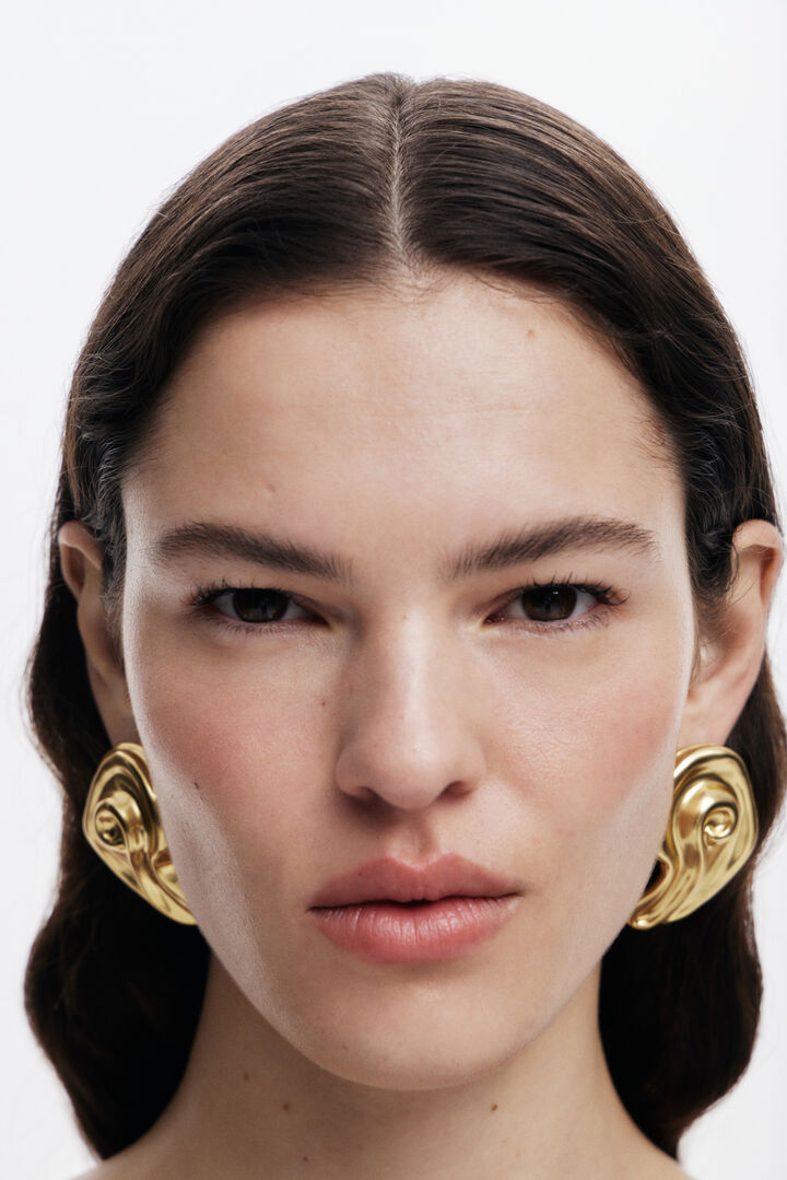 Gold-plated shell earrings Zalio | Desigual