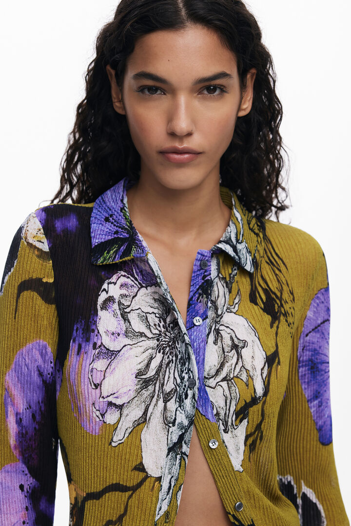 Buttoned T-shirt designed by Mr. Christian Lacroix | Desigual