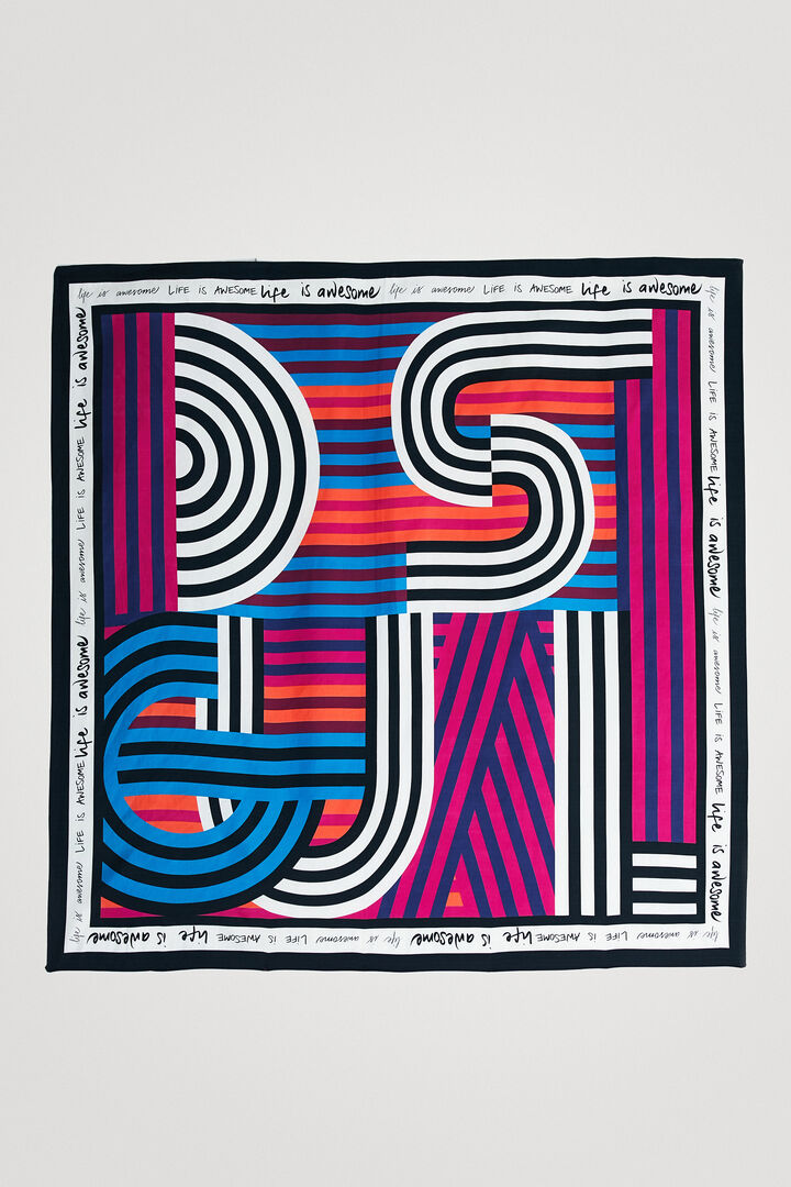 Large square foulard | Desigual