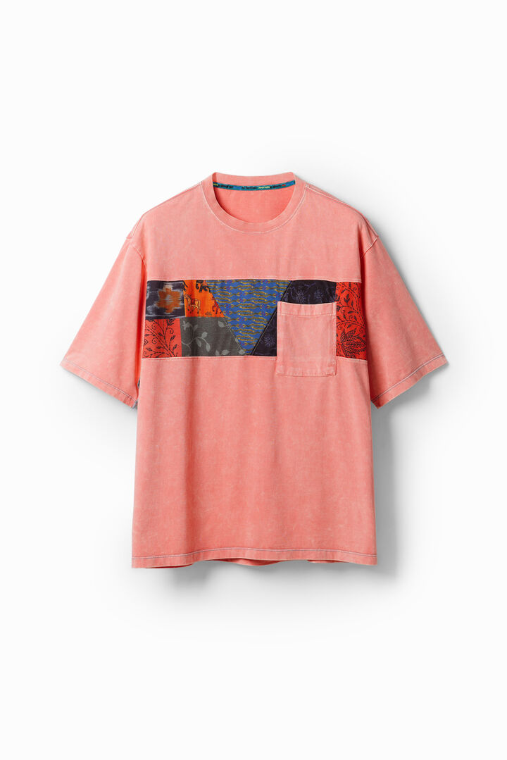 T-shirt with cutouts and pocket. | Desigual