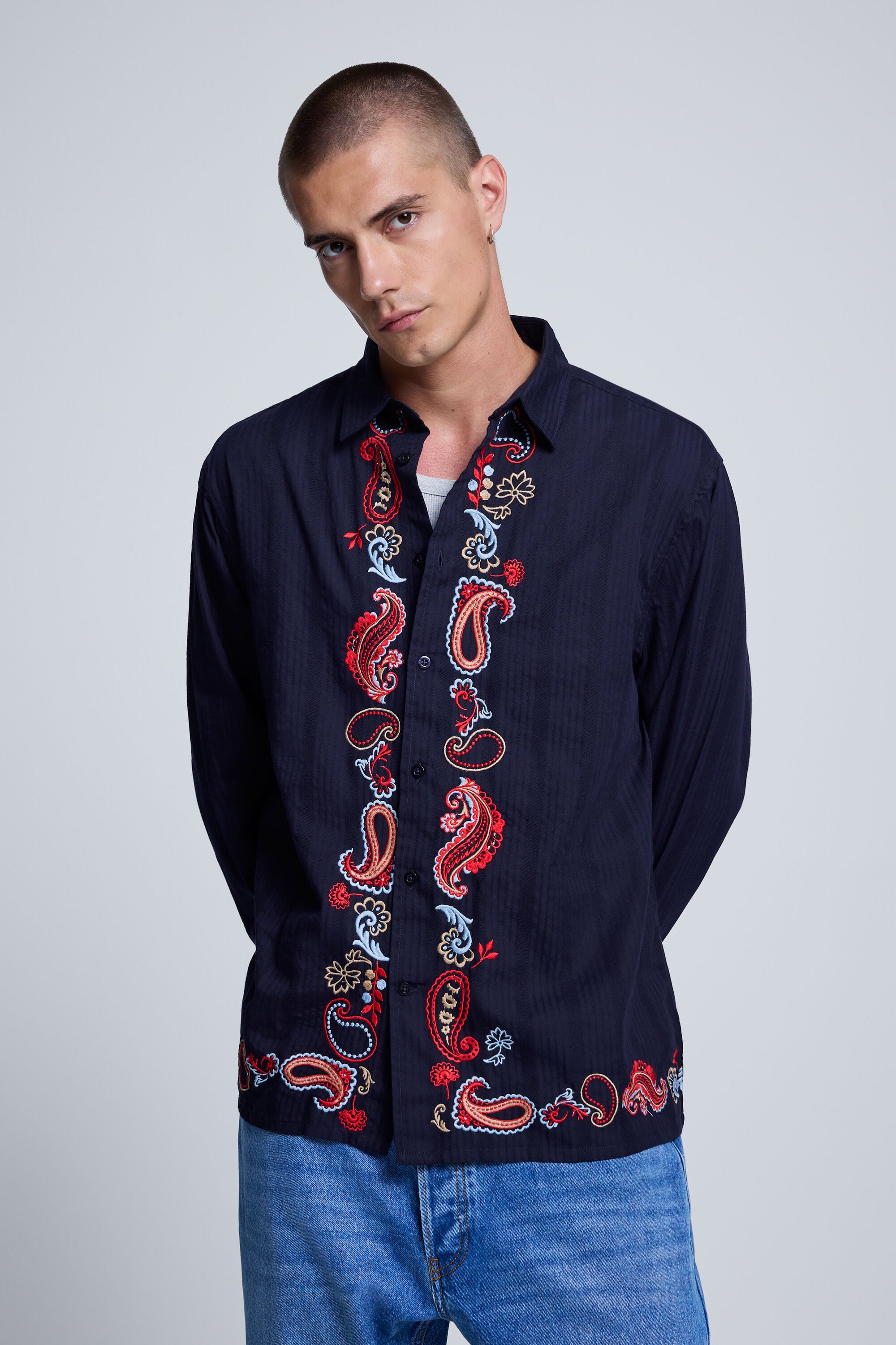 camisa bordada manga larga
