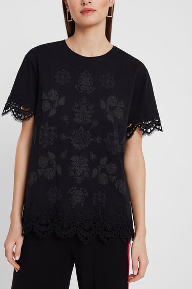 T-shirt with floral and lace design | Desigual