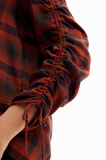 Adjustable sleeve plaid blouse | Desigual