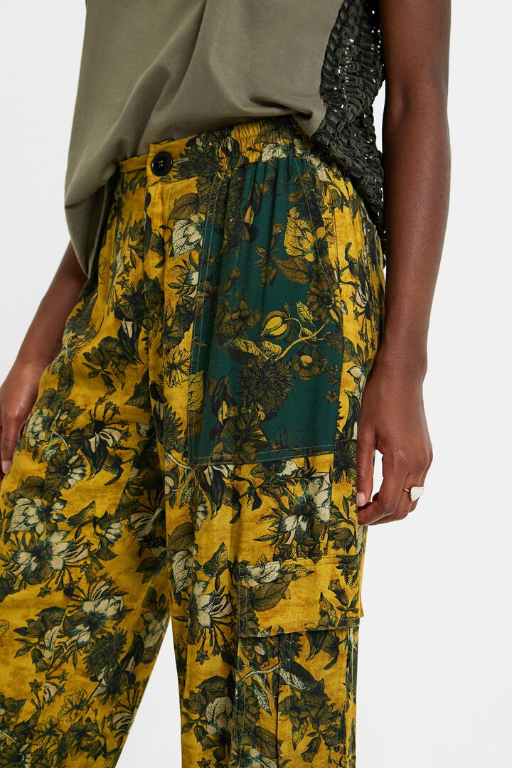 Floral cargo trousers | Desigual