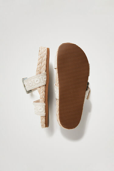 Kvačkani sandali z nizkim podplatom | Desigual